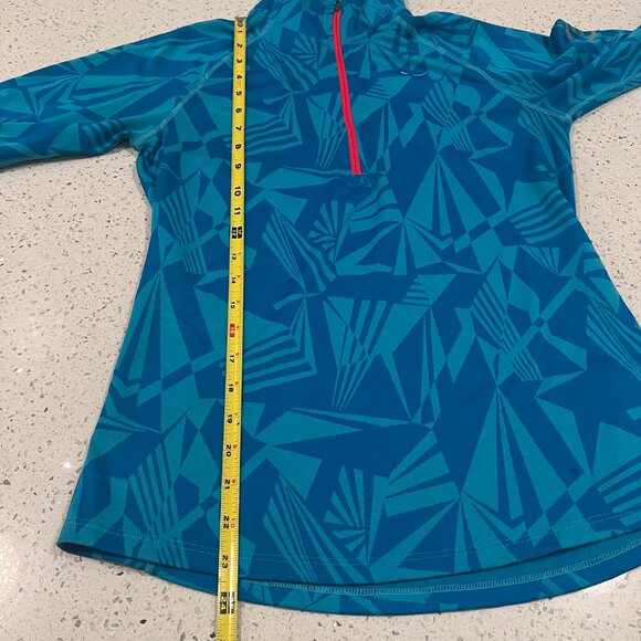 NIKE DRI-FIT Running Long Sleeved Half Zip Size Medium - Picture 4 of 12